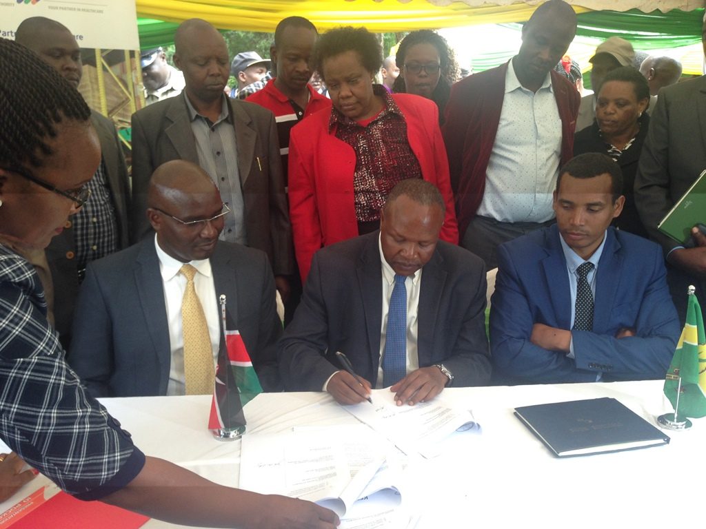 Kericho County Governor Prof. Paul Chepkwony signing the MoU with KEMSA that will ensure facilitation of constant supply of essential medical supplies to the County.
